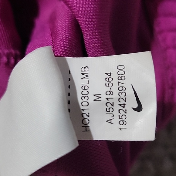 Nike Women's Magenta Sports Bra Medium - Picture 3 of 4